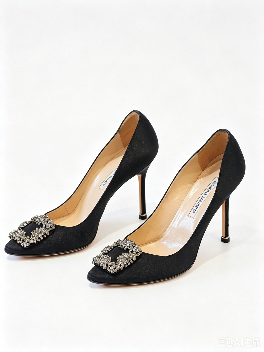 Manolo Blahnik Black Satin Hangisi Pump